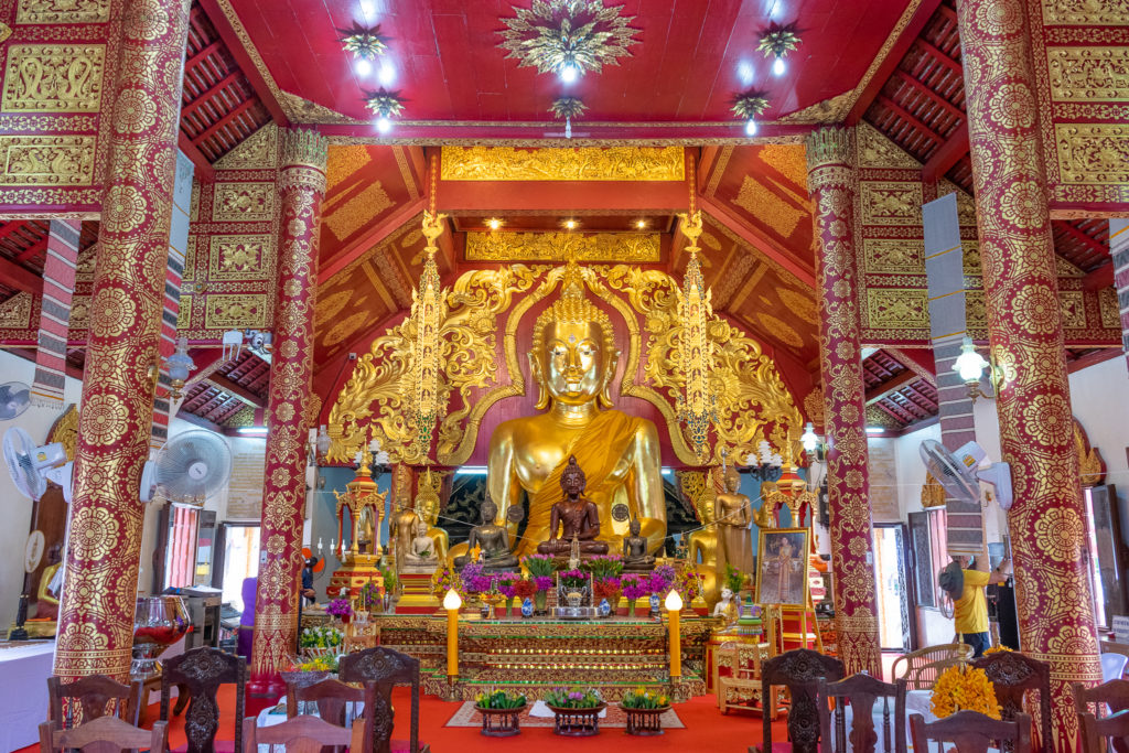 Red and Gold interiors of Wat Klang Wiang